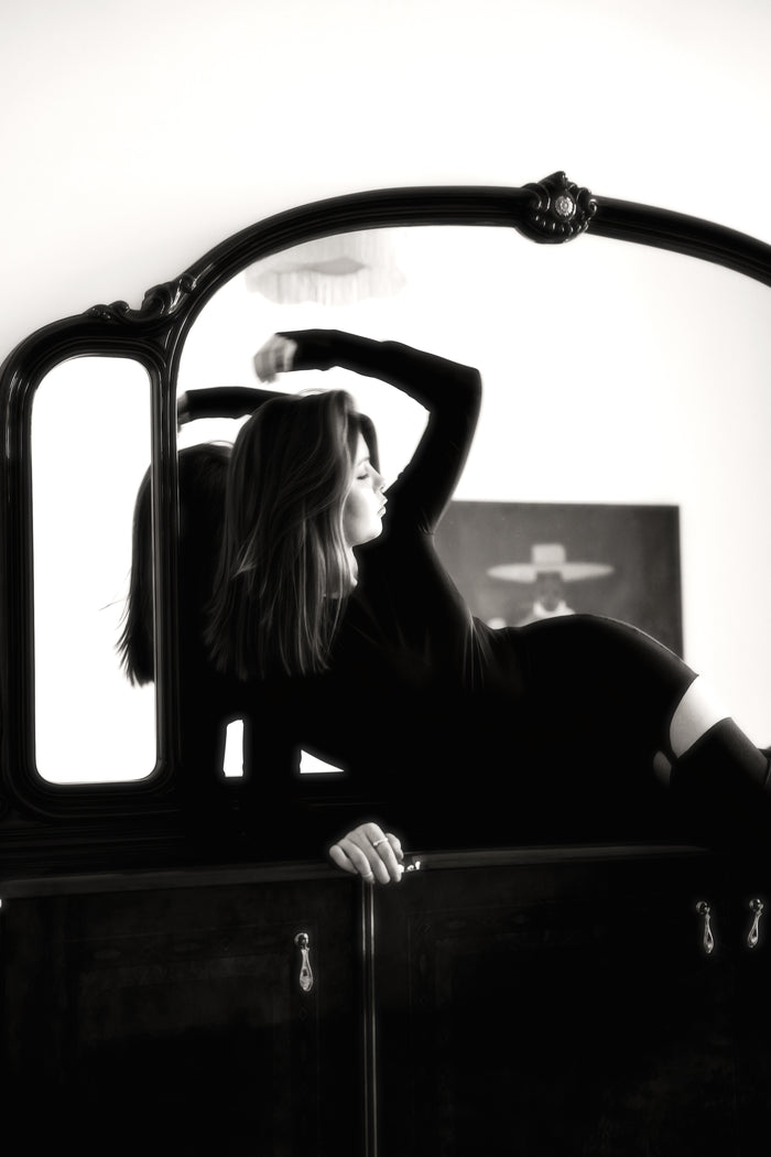 Note Black garter dress