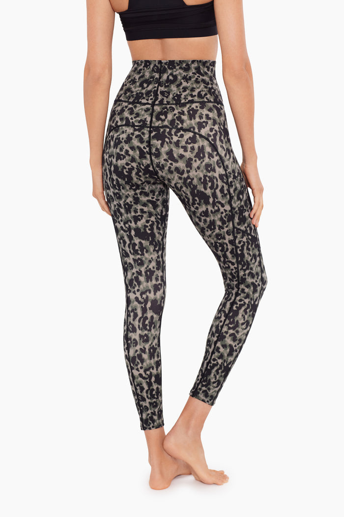 Tummy Control Performance Leggings in Tortoise Shell