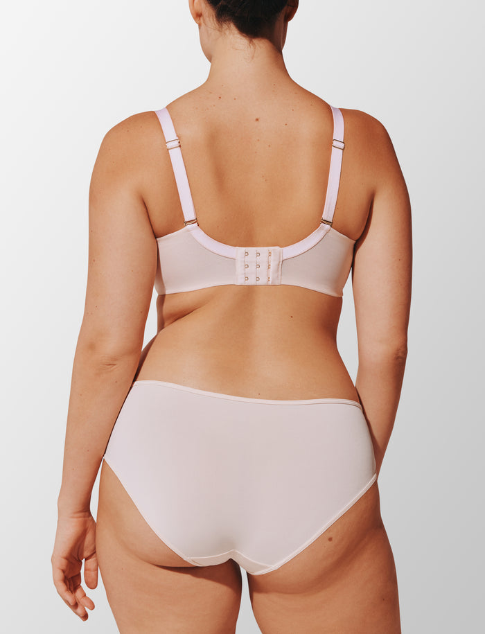 24/7® Classic Smooth Lace Wireless Minimizer Bra