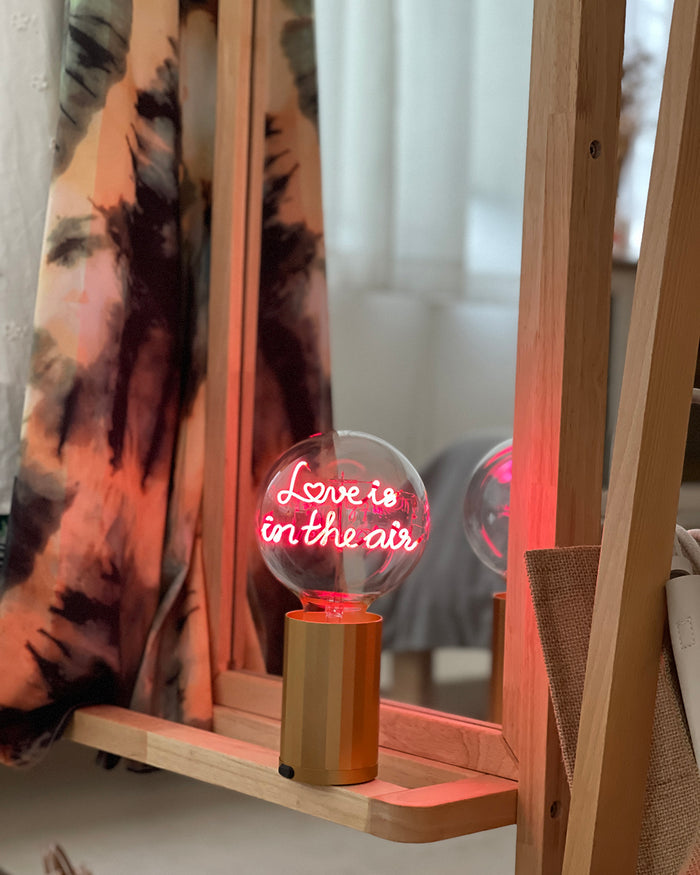 Bulb LOVE IS IN THE AIR Red with Base Table Lamp PORTABLE Black