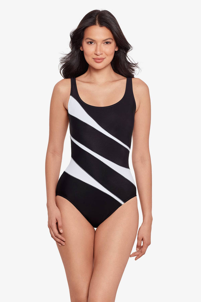 DD-Cup Helix One Piece in Colorblock