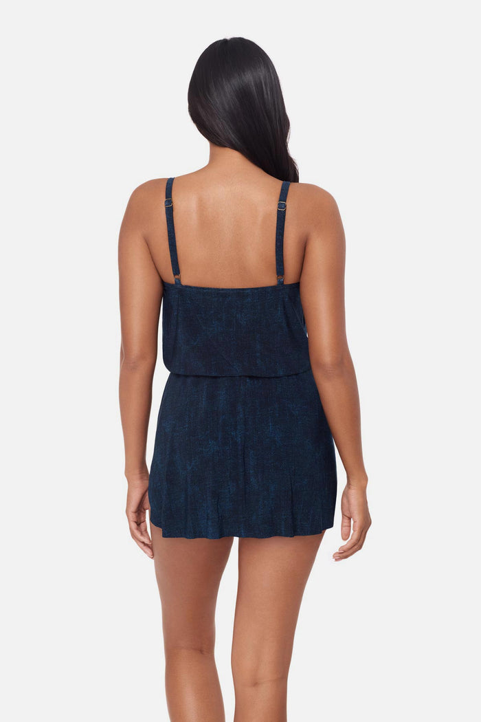 Back view of Kami One Piece in Billie Jean