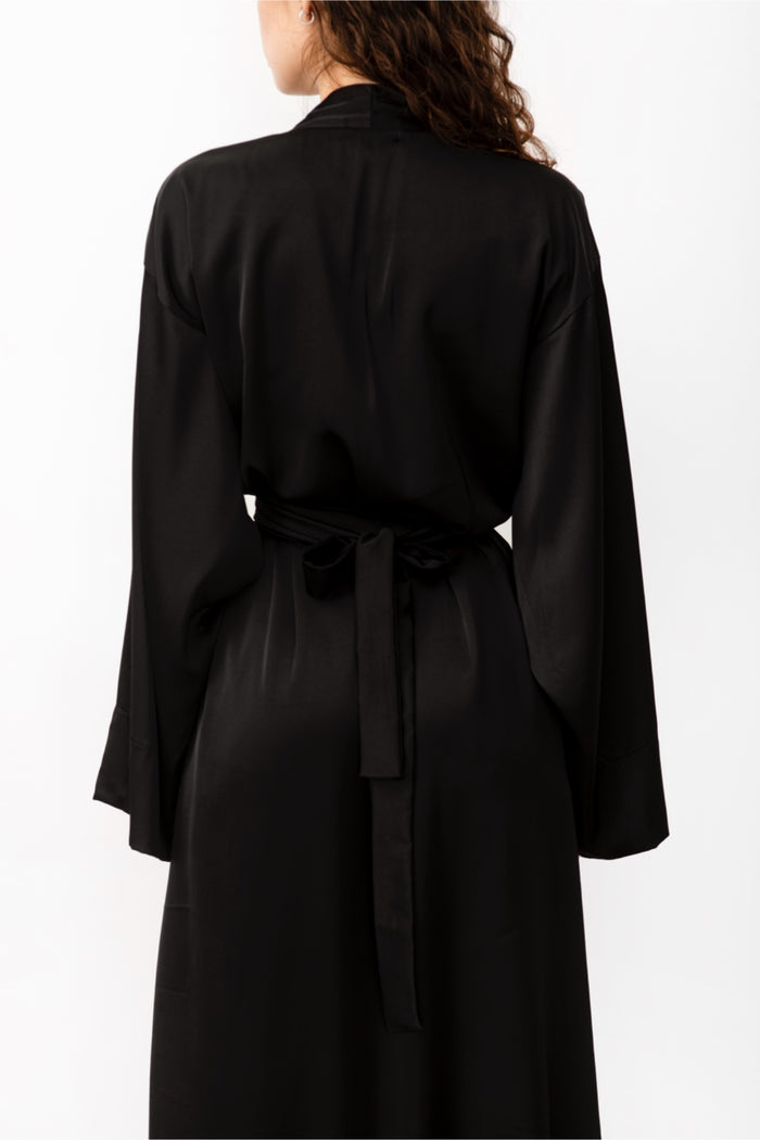 Kasumi black kimono robe