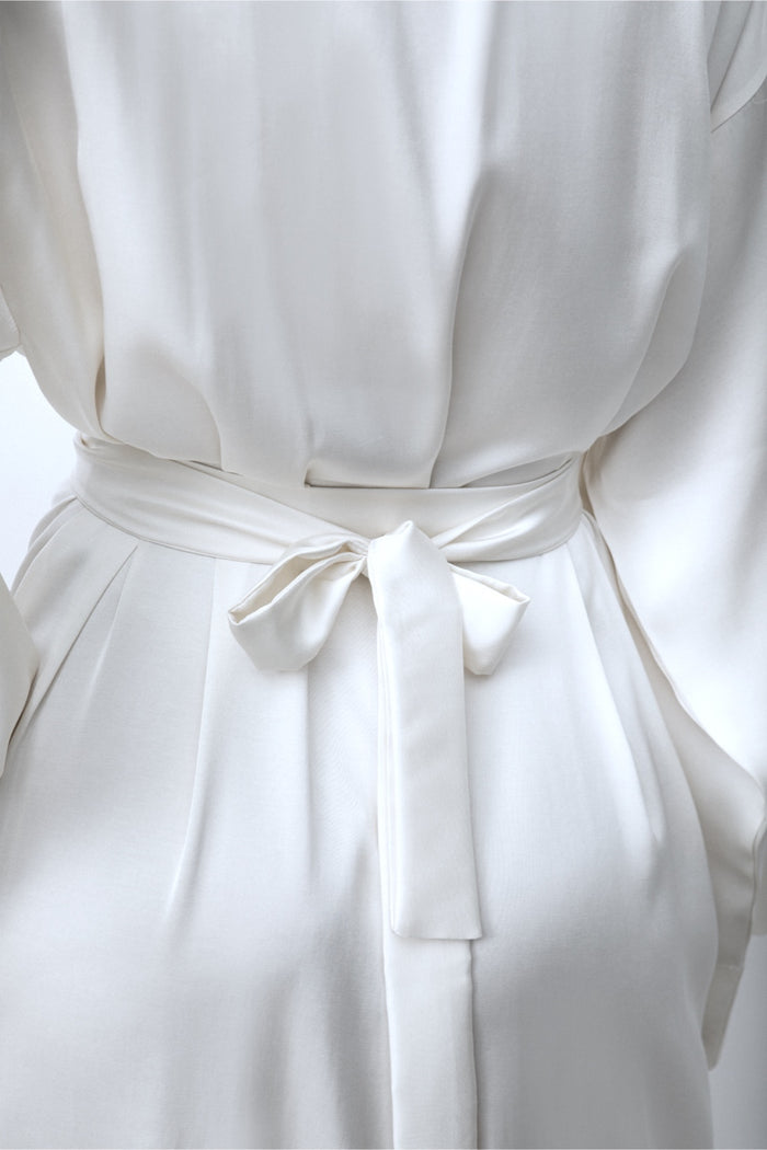 Kasumi bridal kimono robe