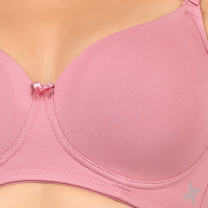 Maga Rose / 34 / C