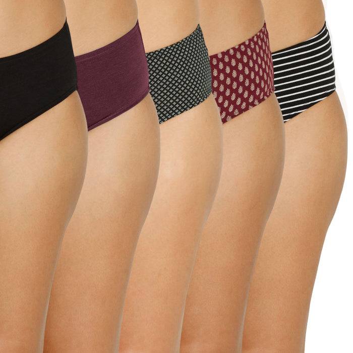 Organic Bamboo Inner elastic Mid waist Hipster for Women -Pack of 5's photograph that's made with an innovative bamboo and organic cotton fabric from Lavos Performance, a carbon neutral eco-fashion company. A hip-hugging hipster panty that gives you the feeling of freedom and comfort you have been looking for. It comes with a soft elastic waistband and a double-layered gusset to ensure comfort. This combo contains a pack of five non-transparent neutral colors panties for day-to-day needs.