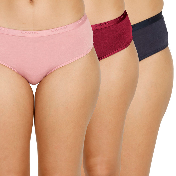 Organic Bamboo Outer elastic Mid waist Hipster for Women- Pack of 3's photograph that's made with an innovative bamboo and organic cotton fabric from Lavos Performance, a carbon neutral eco-fashion company. A hip-hugging hipster panty that gives you the feeling of freedom and comfort you have been looking for. It comes with a soft elastic waistband and a double-layered gusset to ensure comfort. This combo contains a pack of three non-transparent neutral colors panties for day-to-day needs.