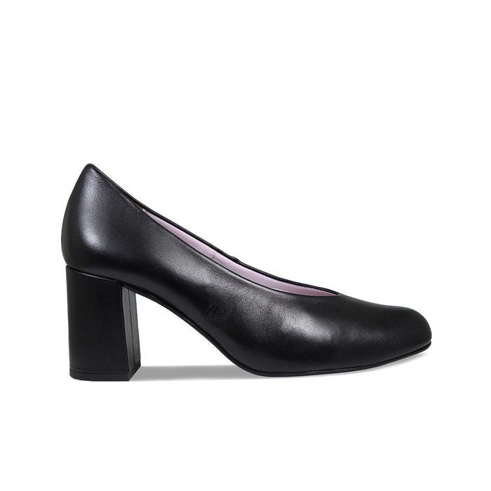 Mia: Black Leather Shoes Sole Bliss
