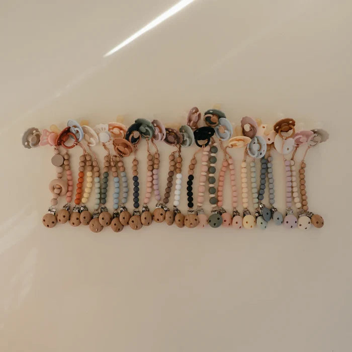 Mushie - Hera Pacifier Clip