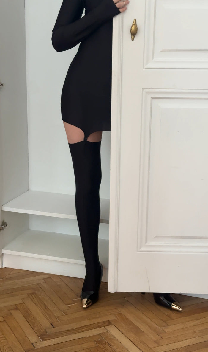 Note Black stockings