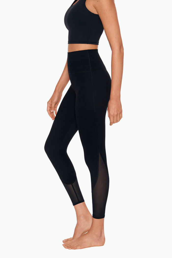 Performance Mesh Cut-Out Leggings in Black