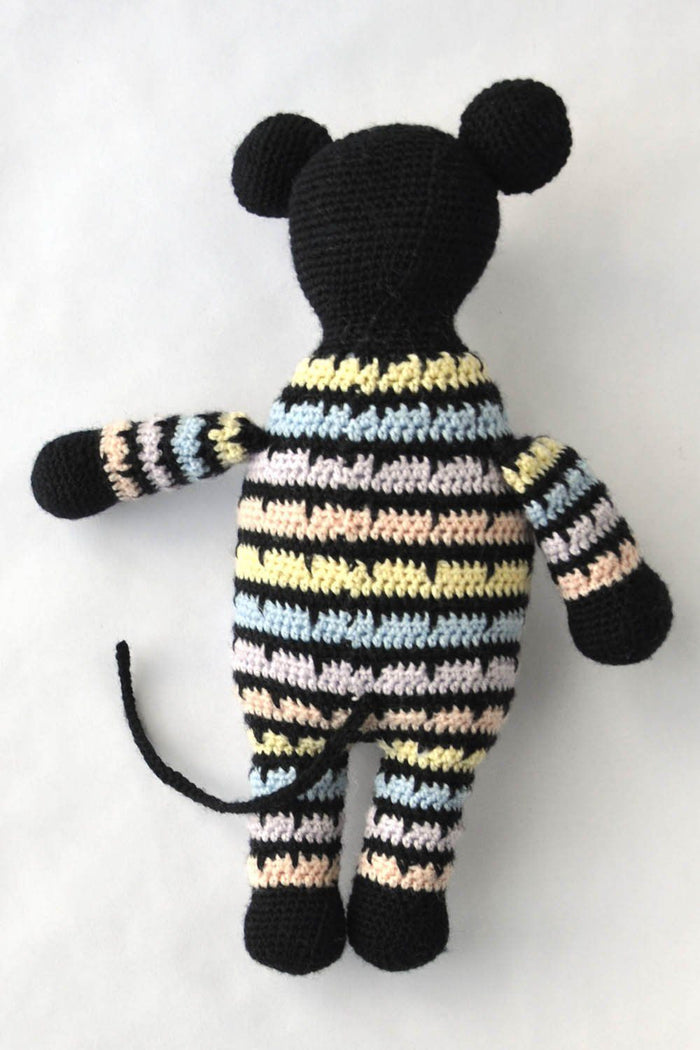Pipsqueak Pattern Universal Yarn