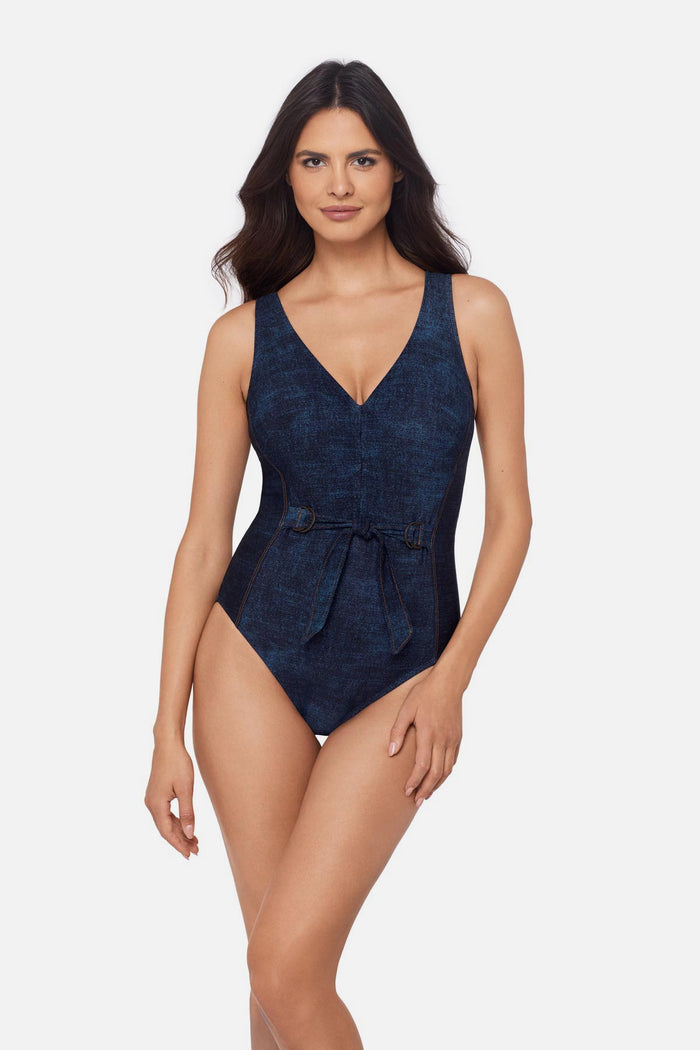 Shania One Piece in Billie Jean
