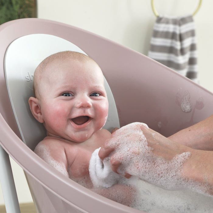 Shnuggle Bath Accessories Bundle - Ellie Scoop, Washy Jug, Boats & Wishy Toy - 4-Piece Set - Babies in Bloom