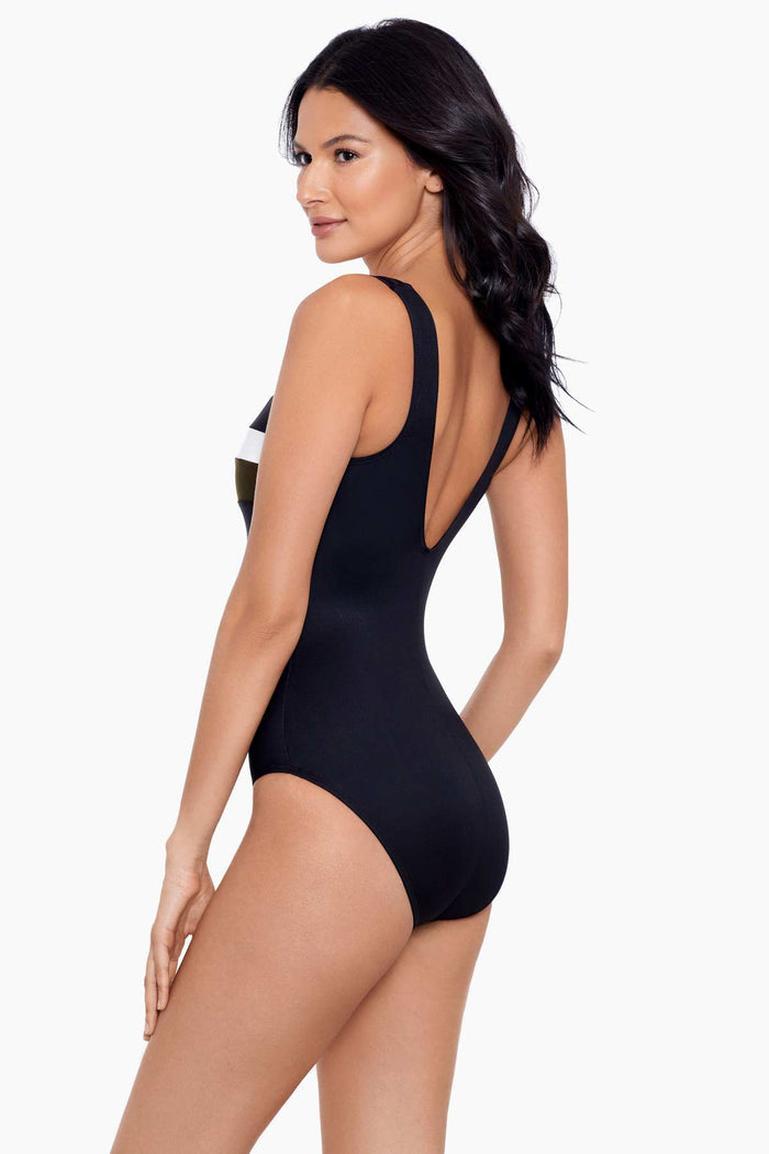 Trinity One Piece in Spectra