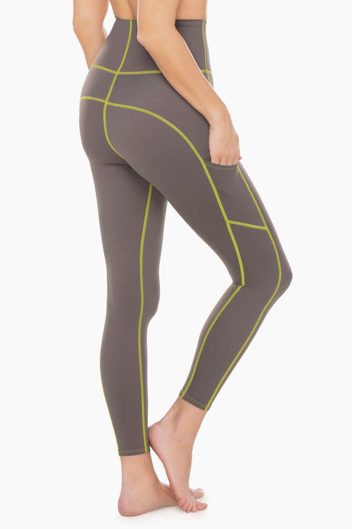 Tummy Control Performance Leggings in Pavement