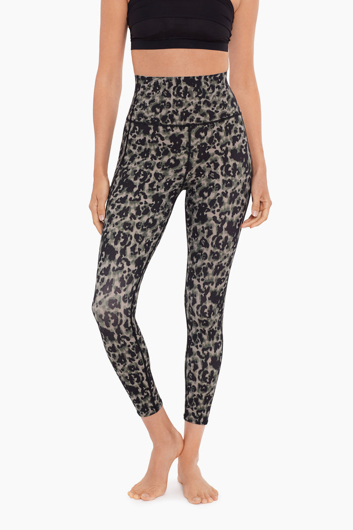 Tummy Control Performance Leggings in Tortoise Shell