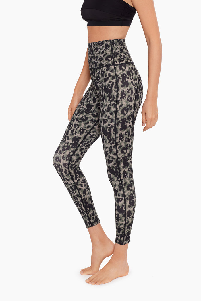 Tummy Control Performance Leggings in Tortoise Shell