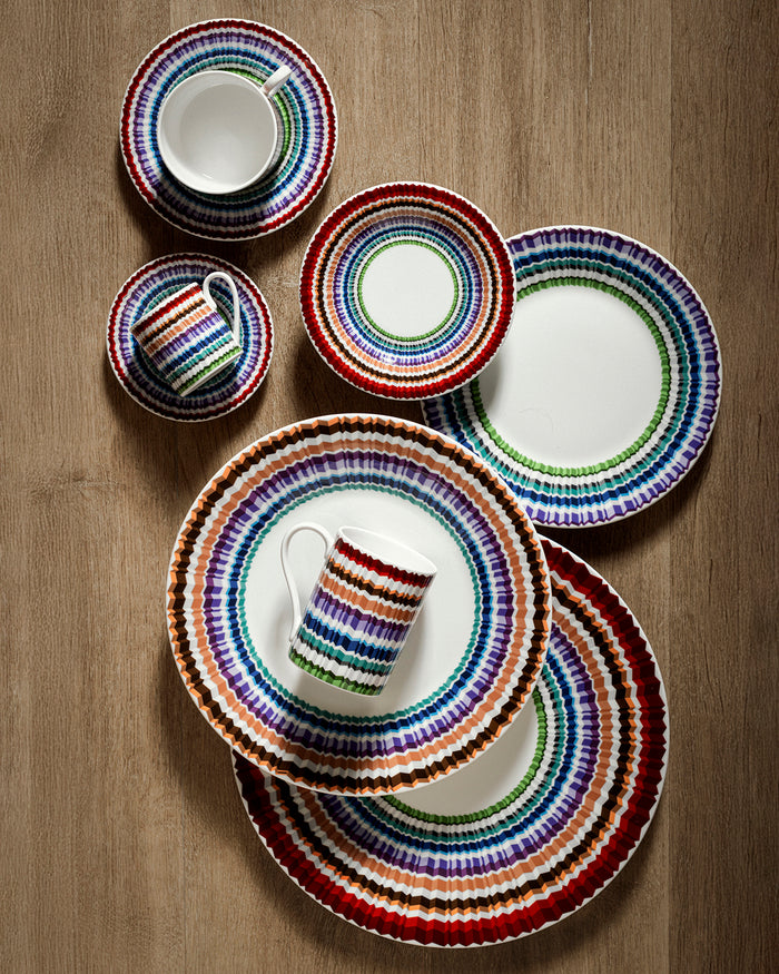 Waves Oval Dish. Dimensions: Ø 14.17"
