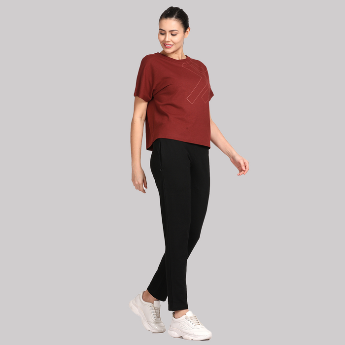 Women’s Track Pants for Training, Warm-Ups & Everyday Wear