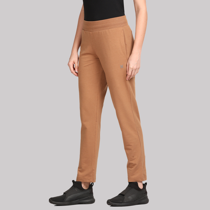 Women’s Track Pants for Training, Warm-Ups & Everyday Wear